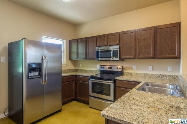 566 Advantage Dr, New Braunfels TX  78130-2890 exterior