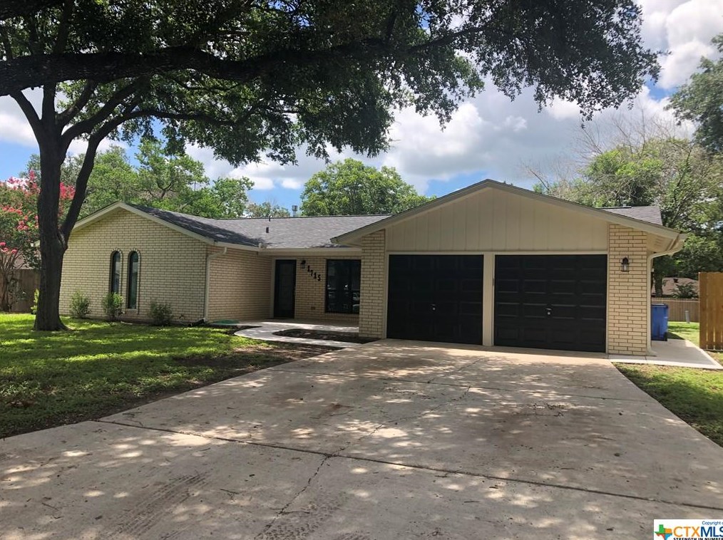 1715 Redwood St, Seguin, TX 78155