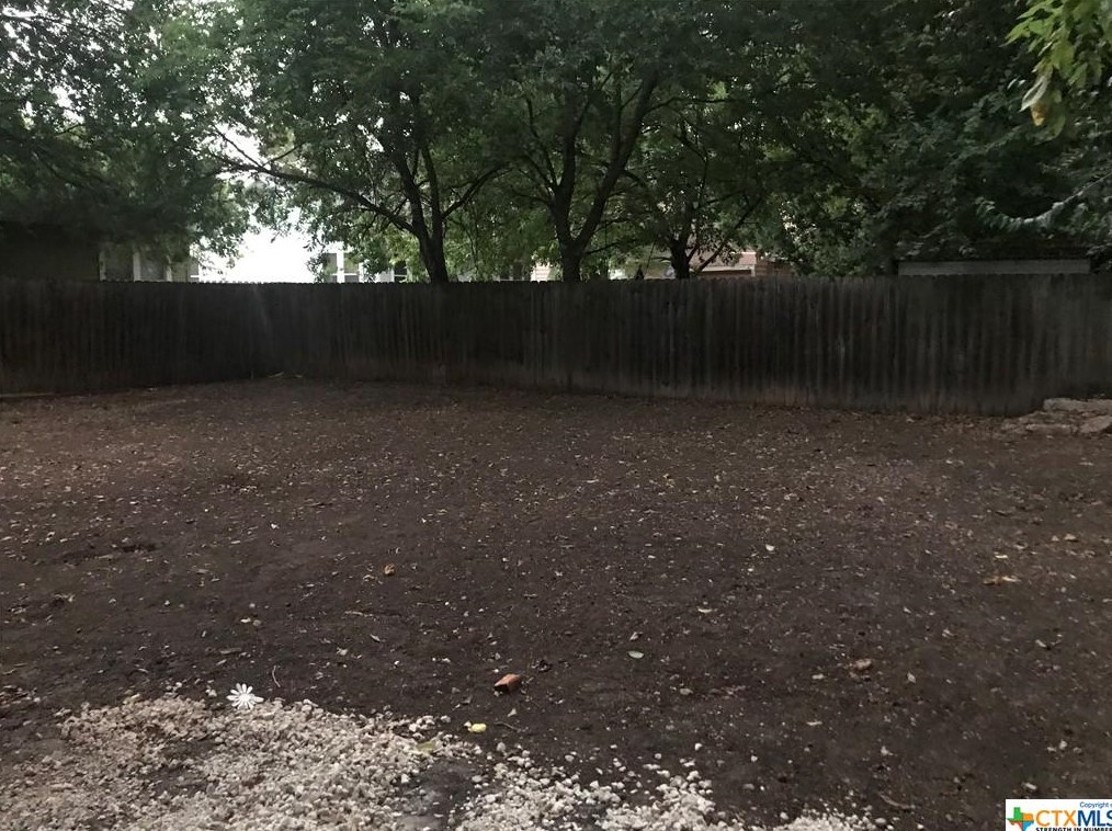 524 Mitchell Ave, Seguin, TX 78155