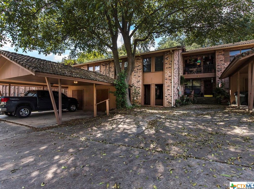 823 Old Ranch Road 12, San Marcos, TX 78666