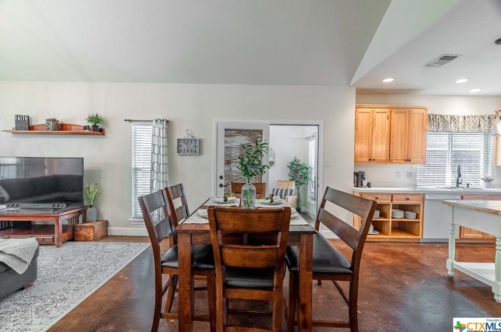 2317 Cotton Blvd, New Braunfels TX  78130-2487 exterior