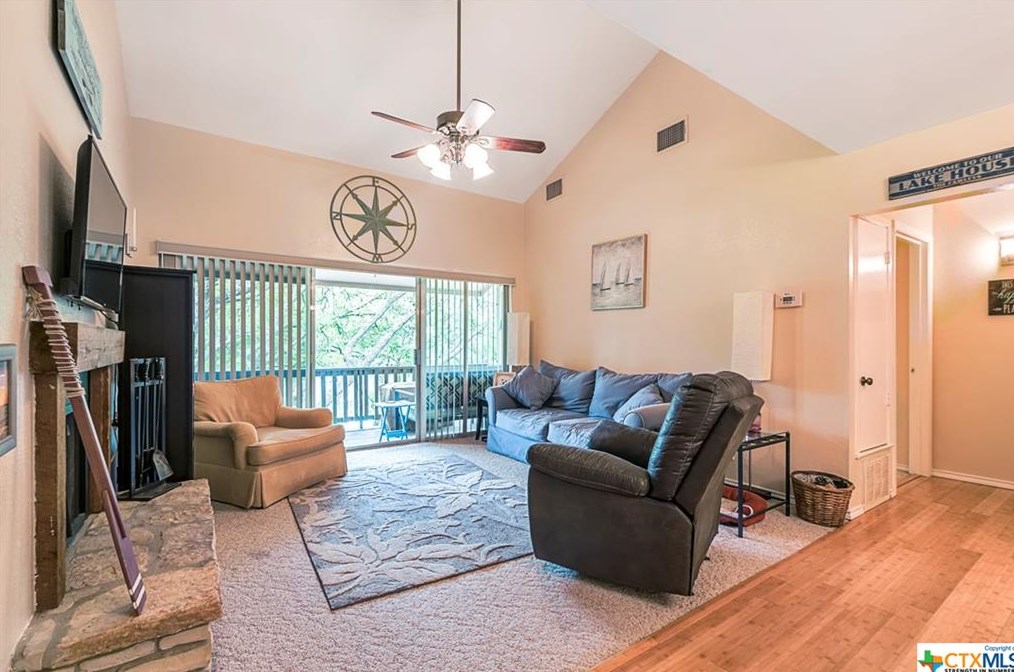1029 Parkview Dr, New Braunfels, TX 78133-3319