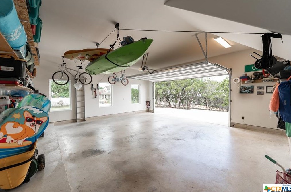 1882 Rush Crk, New Braunfels TX 78133-5992 exterior