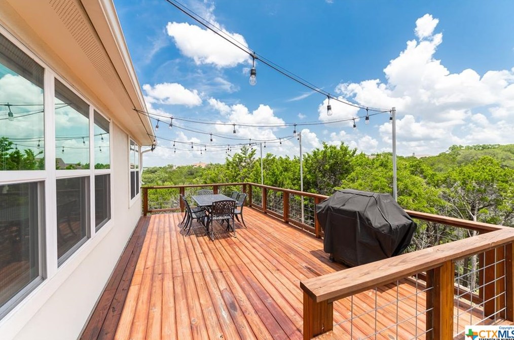 1882 Rush Crk, New Braunfels TX 78133-5992 exterior