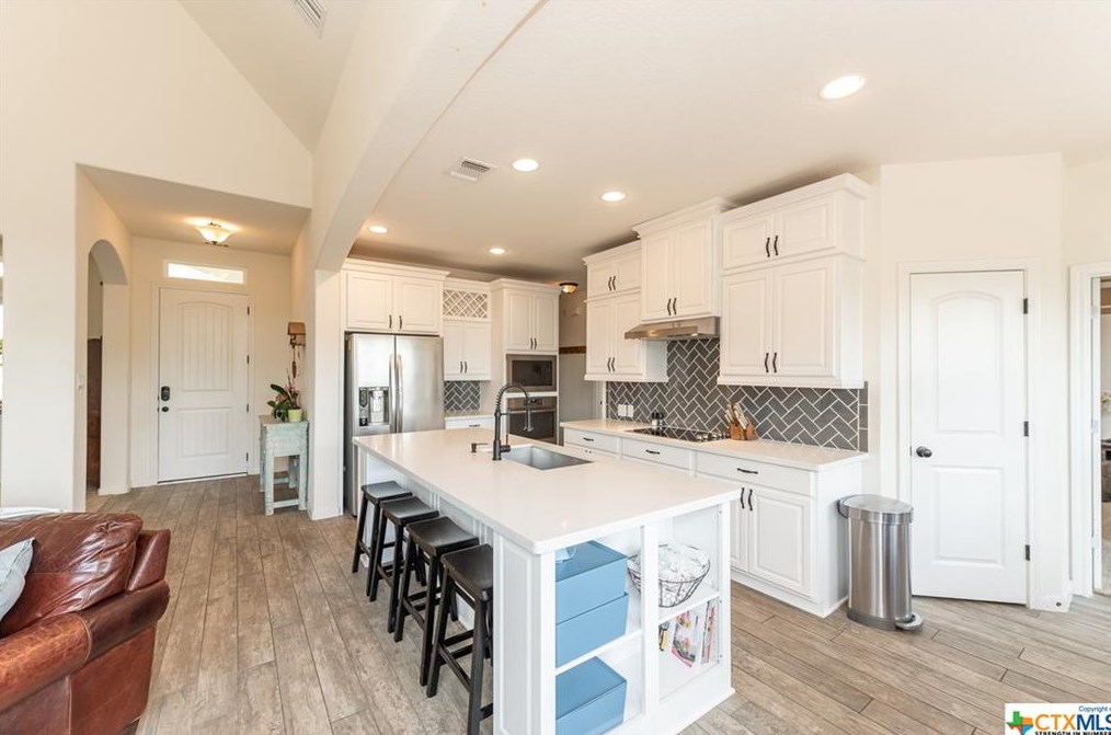 1882 Rush Crk, New Braunfels TX 78133-5992 exterior