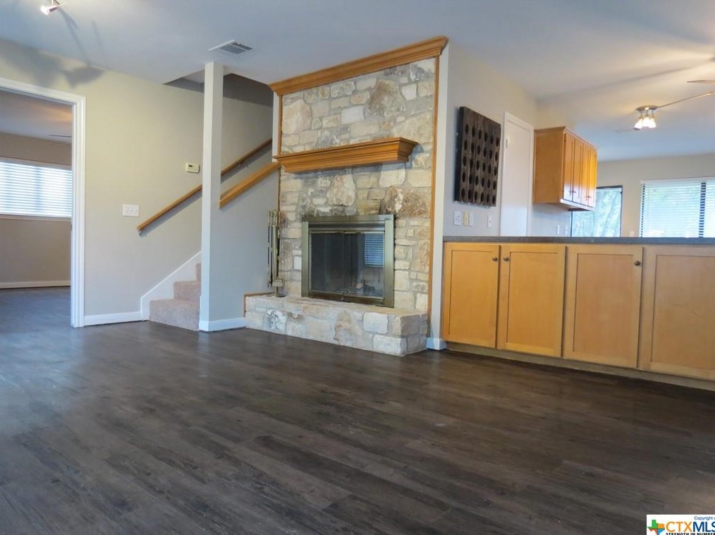 3 Canyon Cir, Woodcreek, TX 78676