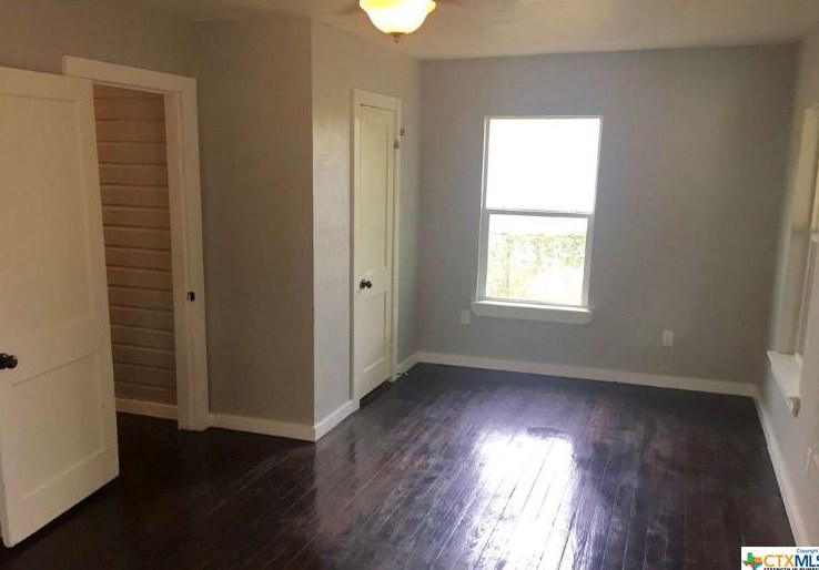 2567 W San Antonio St, New Braunfels, TX 78130