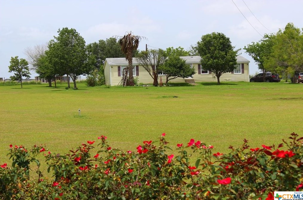 1035 Kroesche Ln, New Braunfels, TX 78130-7401
