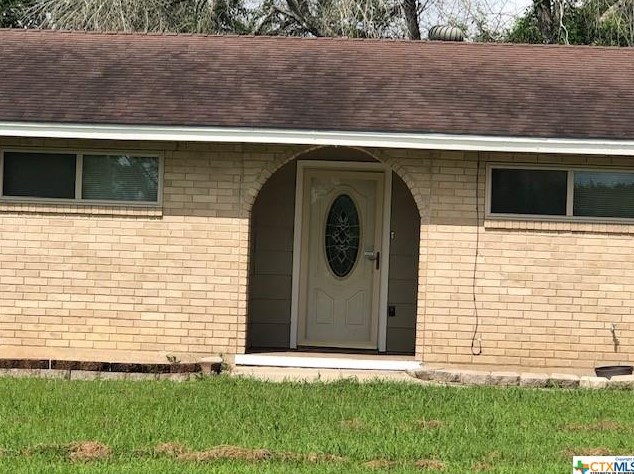 16 Comanche Hill Cir, Seguin, TX 78155