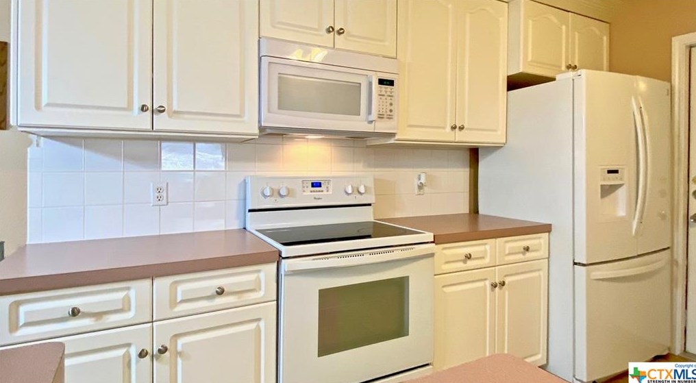 216 Dogwood Dr, New Braunfels TX 78130-4899 exterior