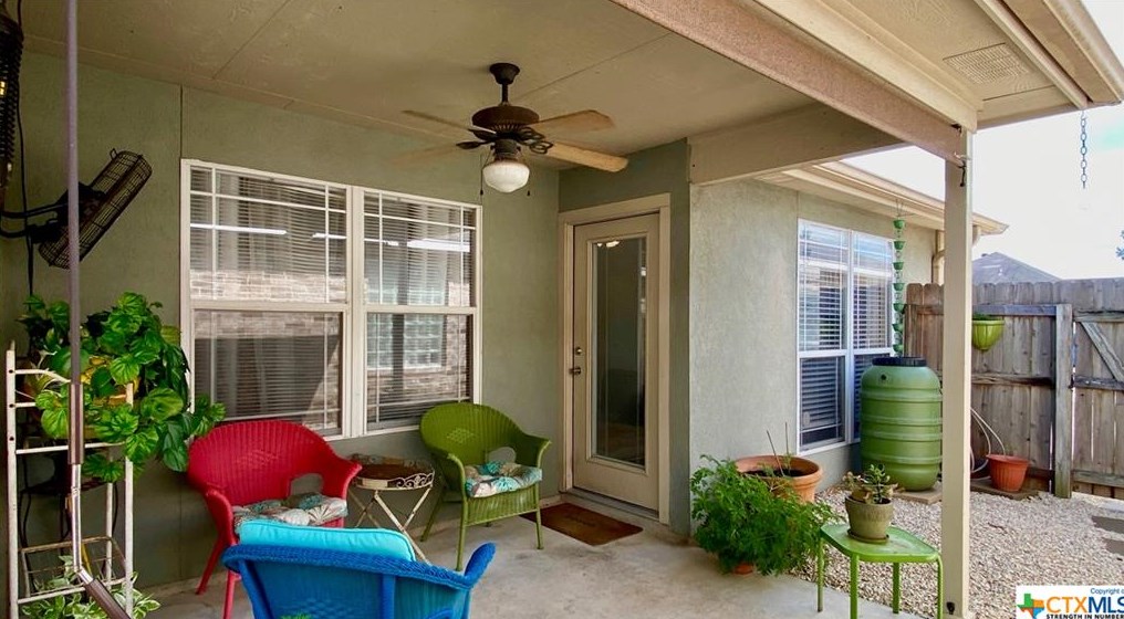 216 Dogwood Dr, New Braunfels TX 78130-4899 exterior