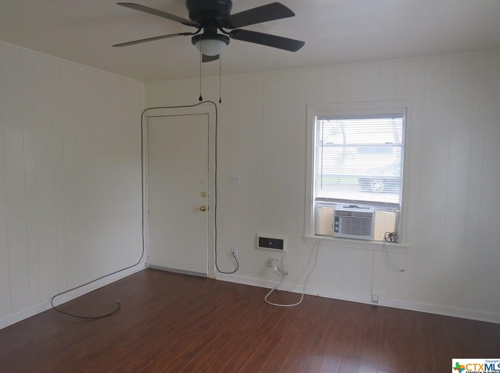1112 Glen St, Killeen, TX 76541