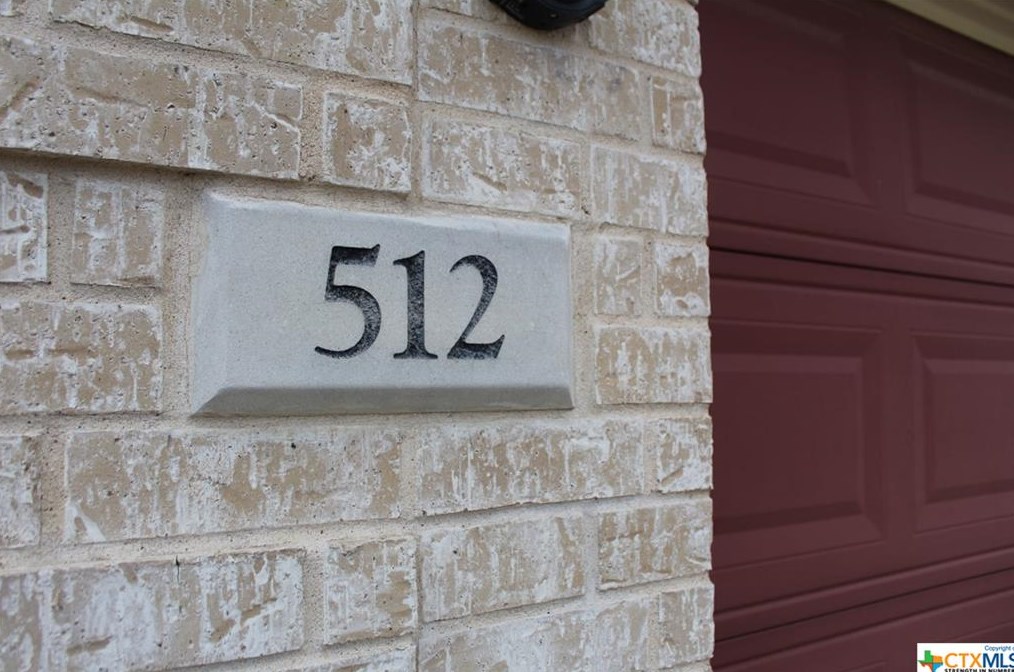 512 Leo Ln, Killeen, TX 76542