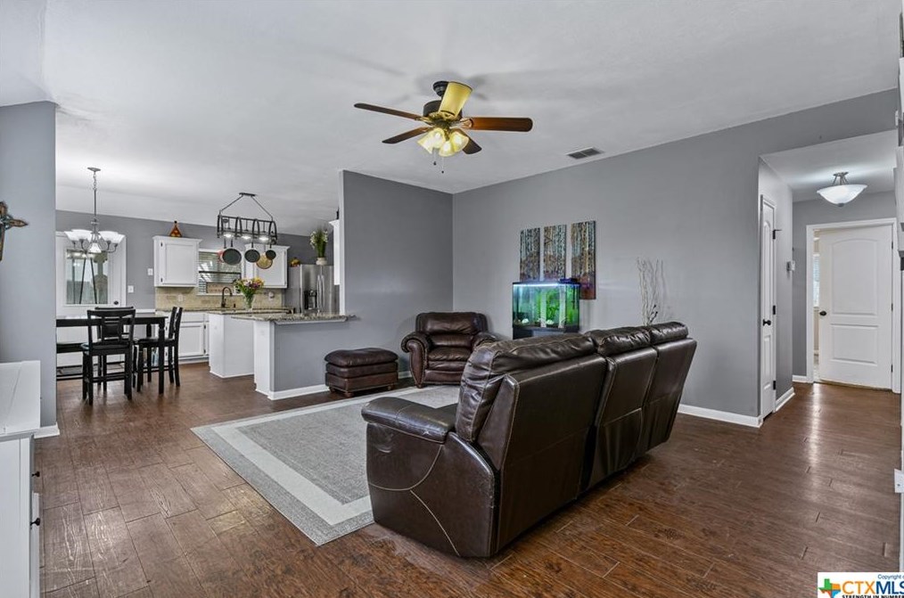 509 Bridle Ln, Victoria, TX 77904
