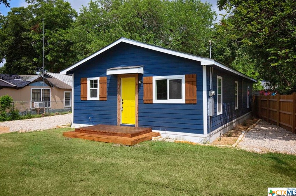 1848 W Bridge St, New Braunfels, TX 78130