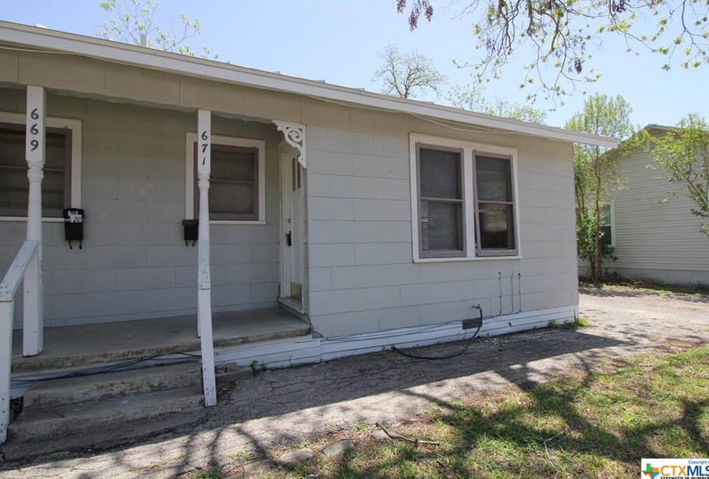 671 Roosevelt St, New Braunfels, TX 78130