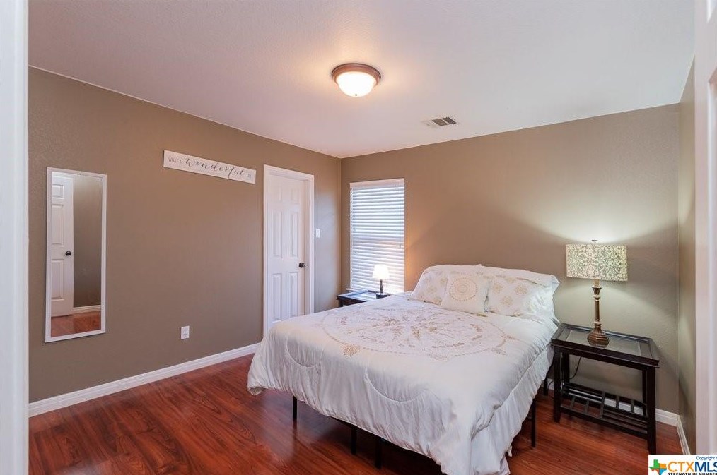 5406 Ponciana Dr, Austin TX  78744-2839 exterior