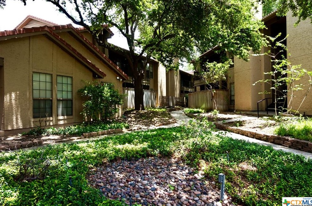 1202 Thorpe Ln #208, San Marcos, TX 78666