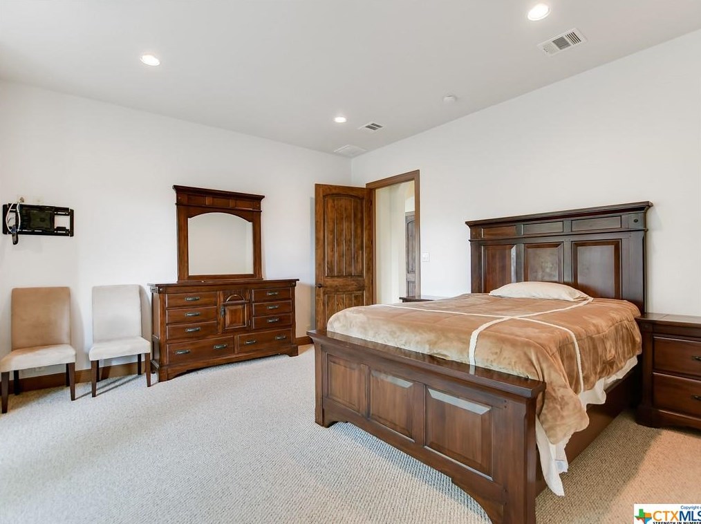 1034 Ranger Rdg, New Braunfels TX 78132-1841 exterior