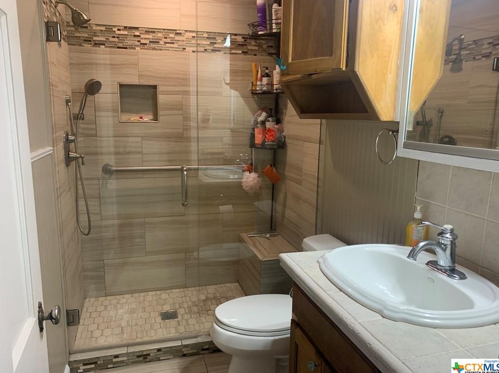 1050 Cross St, New Braunfels TX  78130-5818 exterior