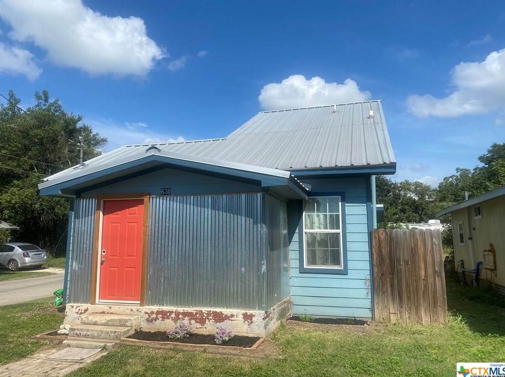 630 Centre St, San Marcos, TX 78666-5406