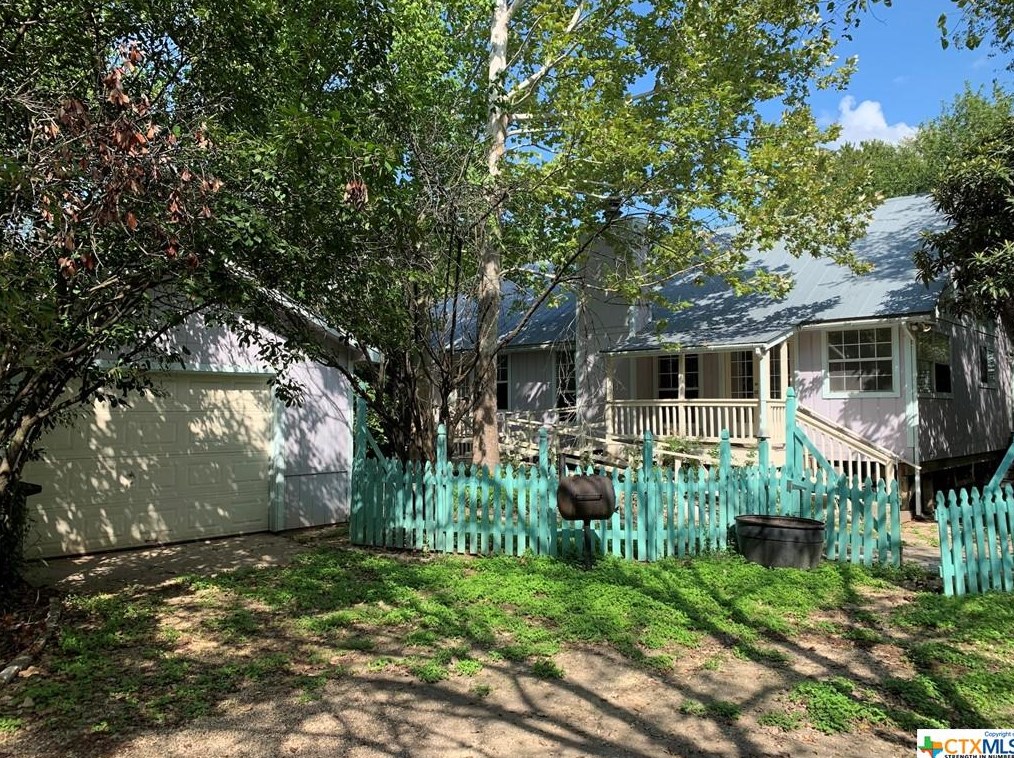 201 S Church St, Salado, TX 76571