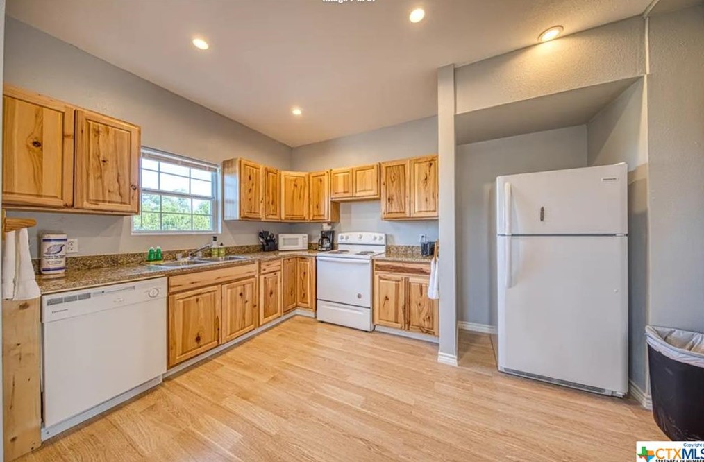 729 Clay Rdg, New Braunfels TX  78133-2558 exterior