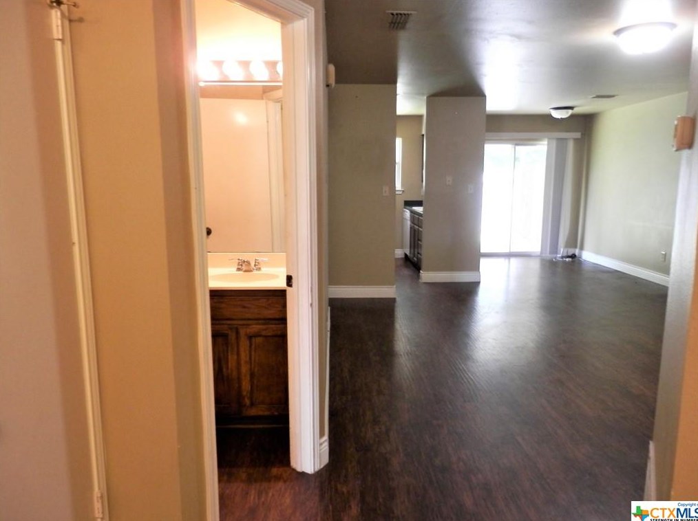 2752 Maple Tree Rd, New Braunfels TX  78130-6840 exterior