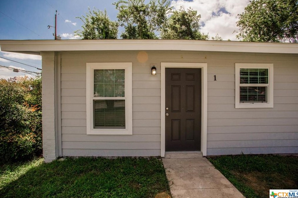 1231 N Lbj Dr #1, San Marcos, TX 78666