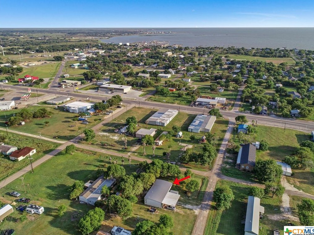 412 Austin Ave, Seadrift, TX 77983-3717
