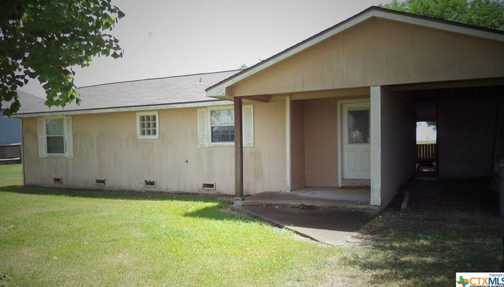 705 Washington Ave, Seadrift, TX
