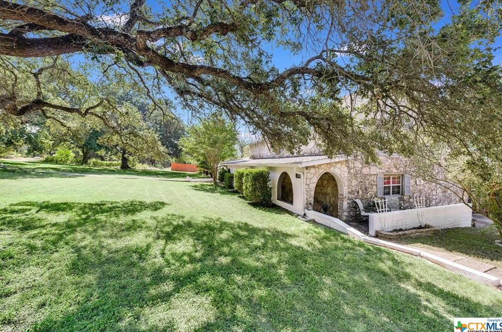 7303 Sparta Rd, Morgans Point, TX 76513