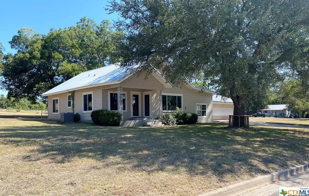 306 Gillis Ave, Maysfield, TX 76520-4220