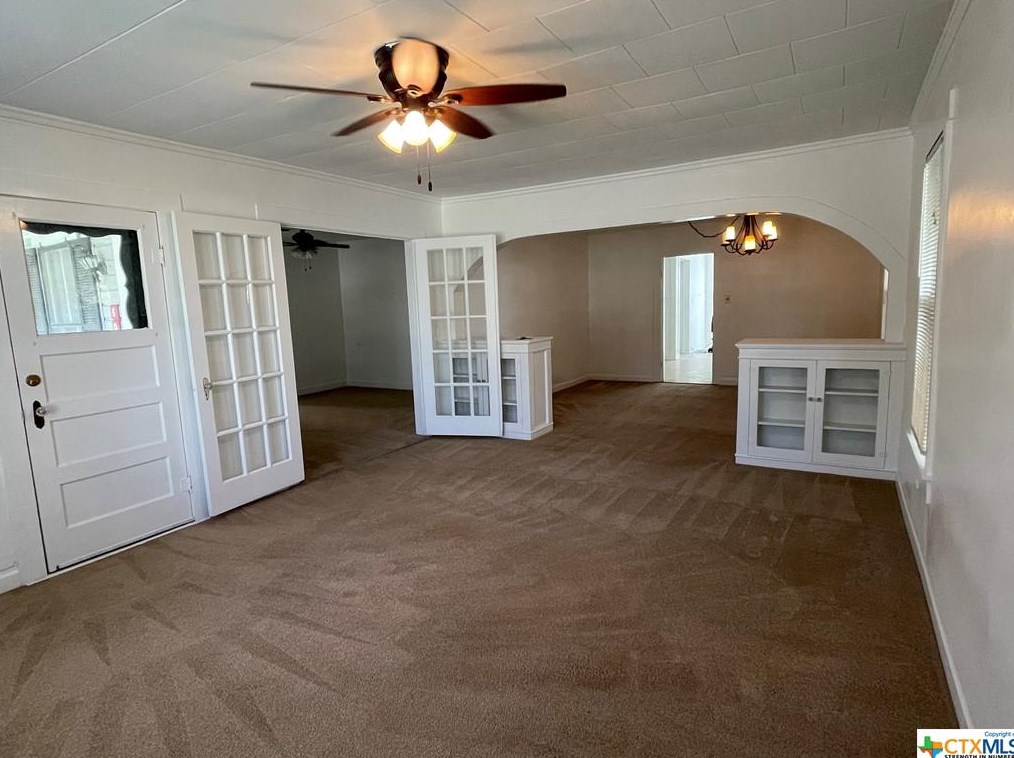 403 French St, Edgar, TX 77954-2832