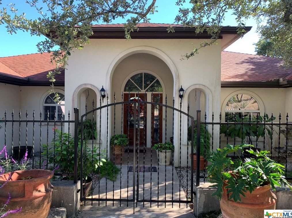 481 Lorne Rd, New Braunfels, TX 78133-6044