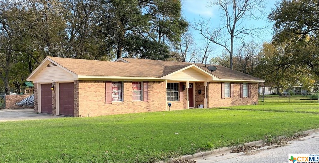 805 Washington Ave, Maysfield, TX 76520-2753