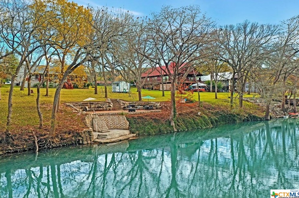 898 Pecan St, New Braunfels, TX 78133-4550