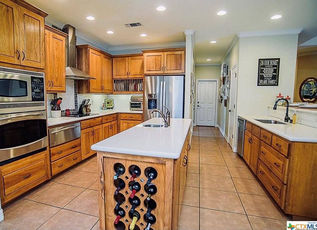 10110 Kopplin Rd, New Braunfels TX 78132-4668 exterior