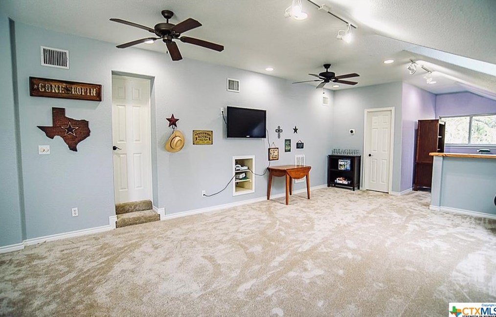 10110 Kopplin Rd, New Braunfels TX 78132-4668 exterior