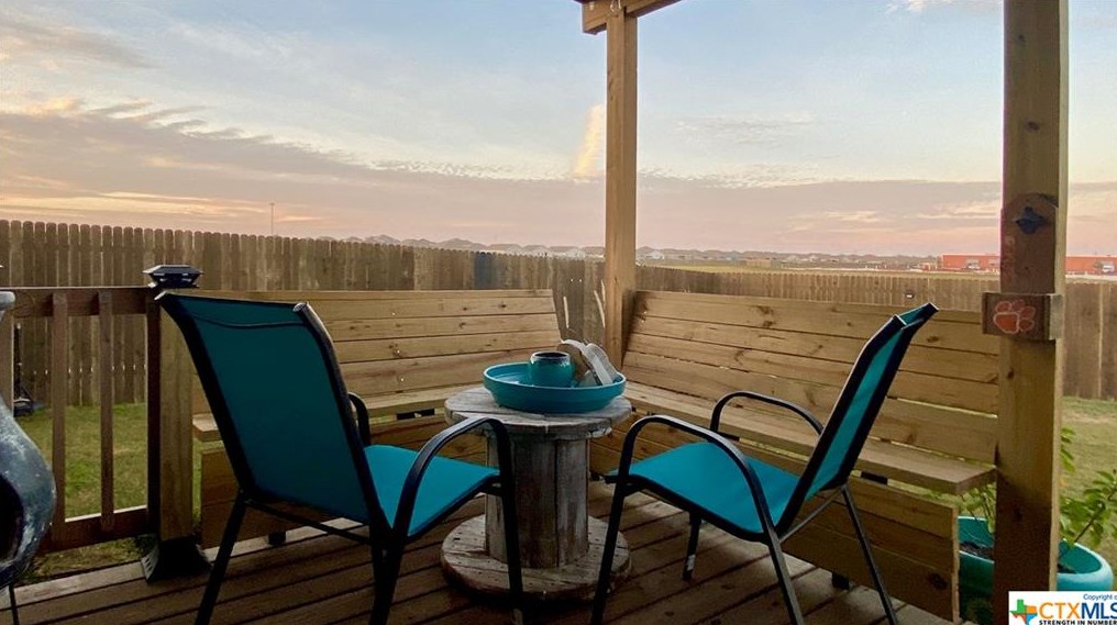 330 Kowald Ln, New Braunfels TX 78130-2516 exterior