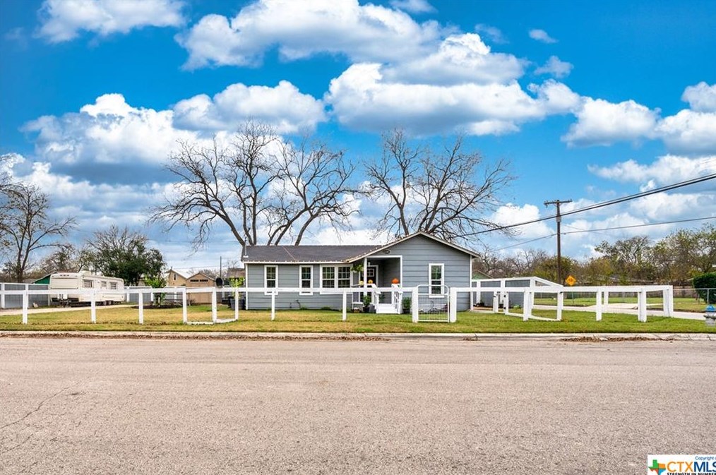 1595 Bridge St, New Braunfels, TX 78130-6207