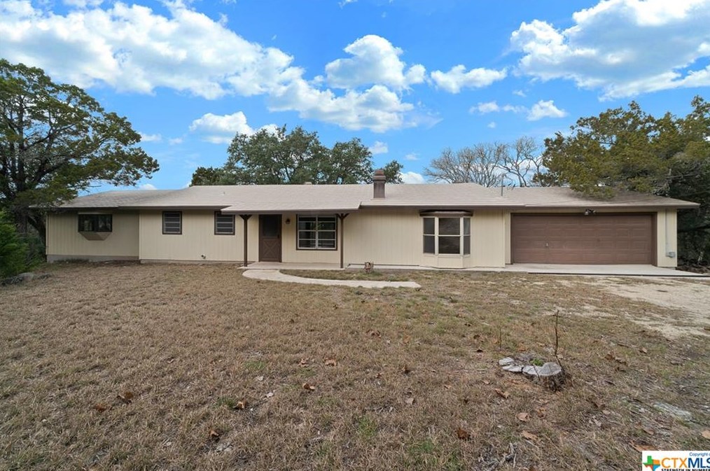 1541 Whispering Hills Dr, New Braunfels, TX 78133-6980
