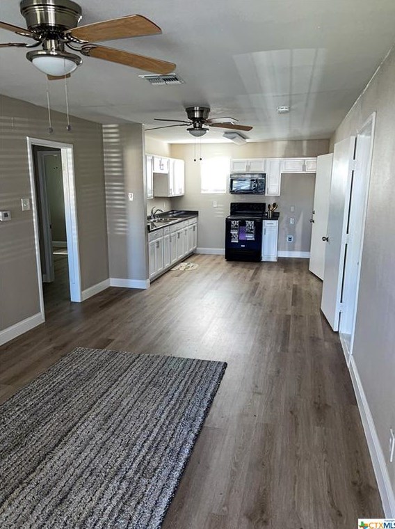 1409 E Mistletoe Ave, Victoria, TX 77901