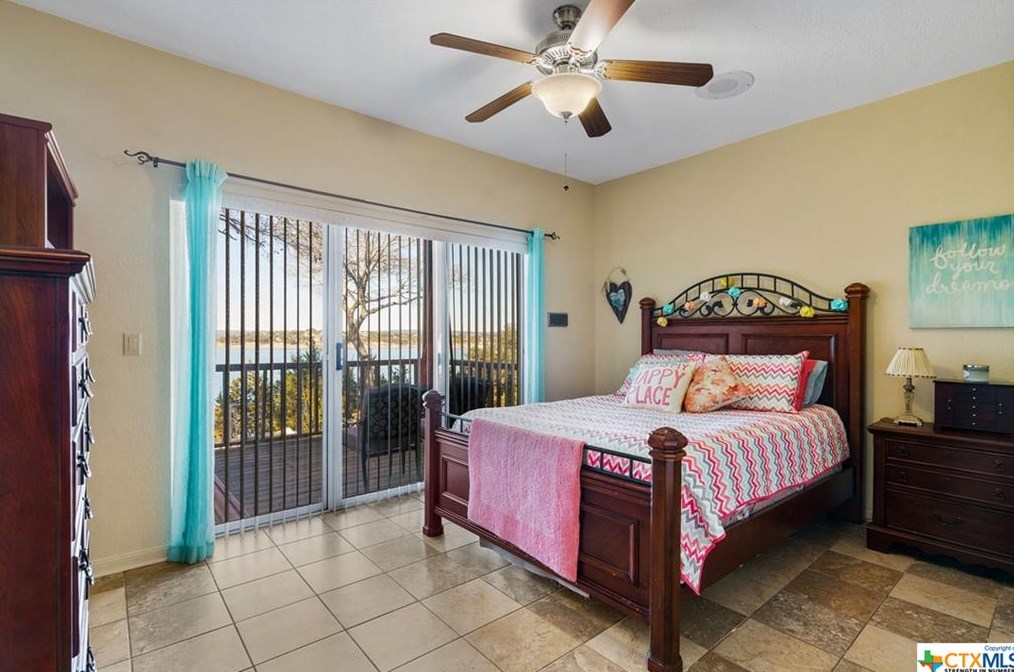 1870 Stagecoach Dr, New Braunfels TX 78133-4059 exterior