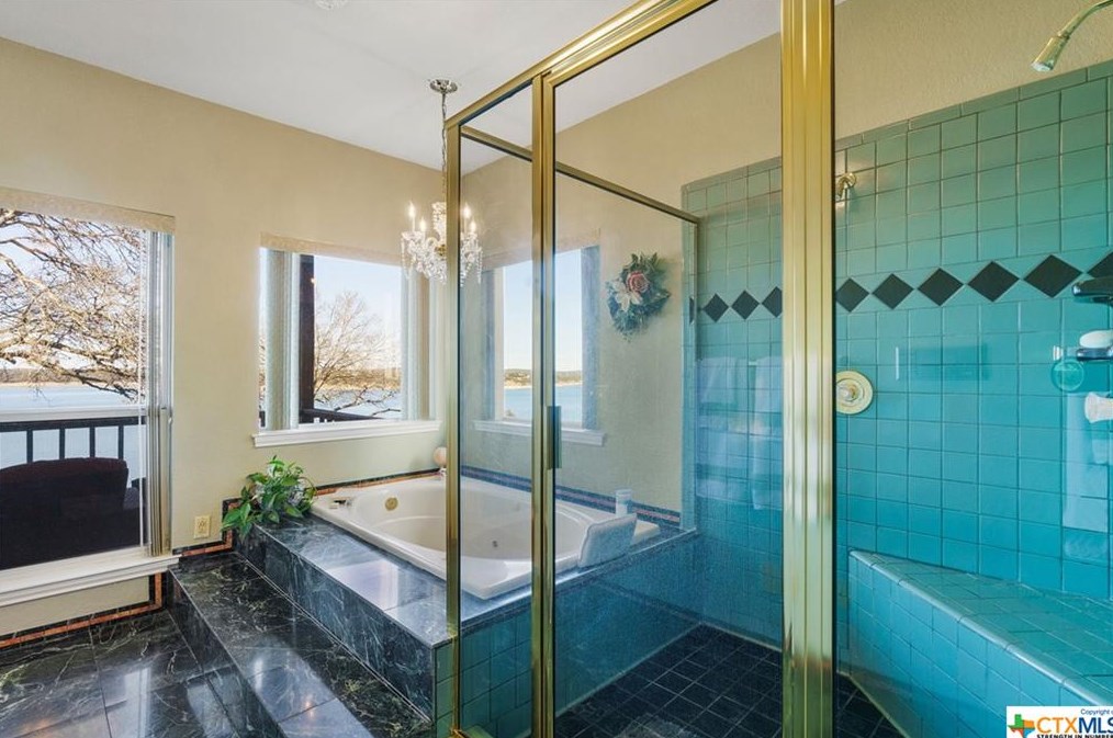 1870 Stagecoach Dr, New Braunfels TX 78133-4059 exterior