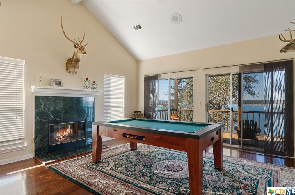 1870 Stagecoach Dr, New Braunfels TX 78133-4059 exterior