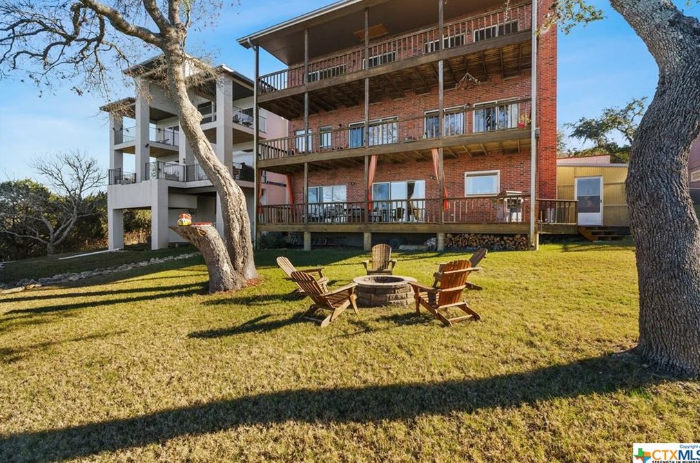 1870 Stagecoach Dr, New Braunfels TX 78133-4059 exterior