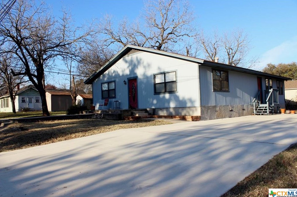 187 Central Ave, New Braunfels TX 78130-4118 exterior