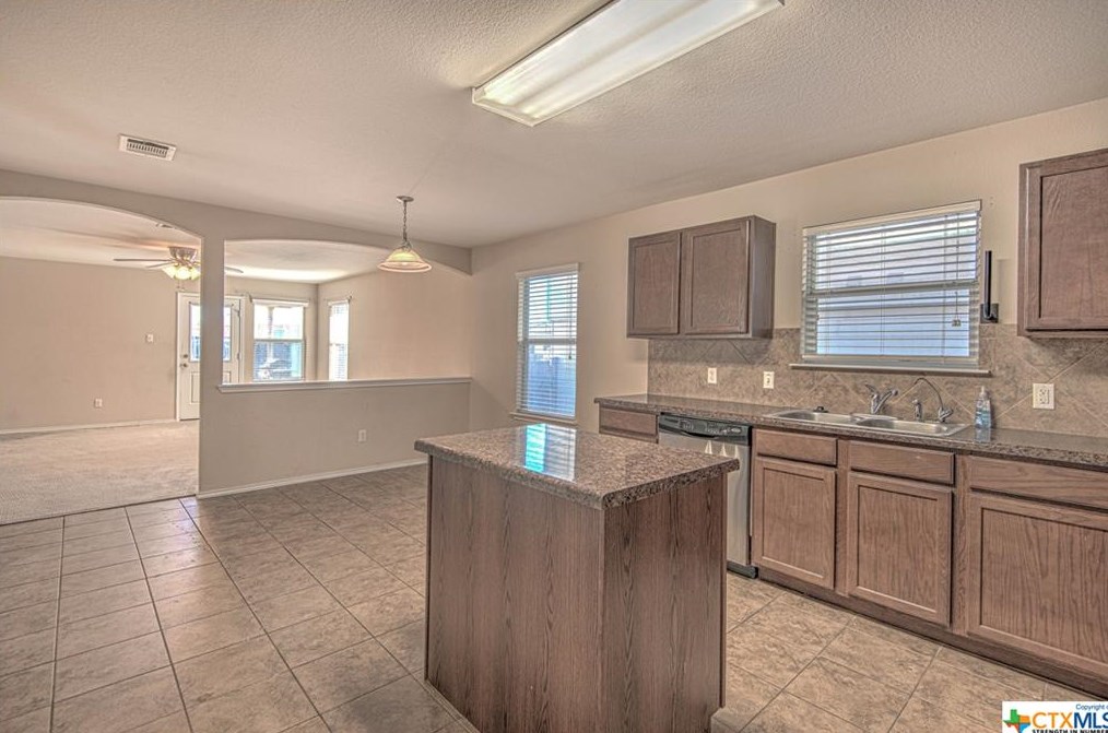 9108 Devonshire Ct, Killeen TX 76542-6296 exterior