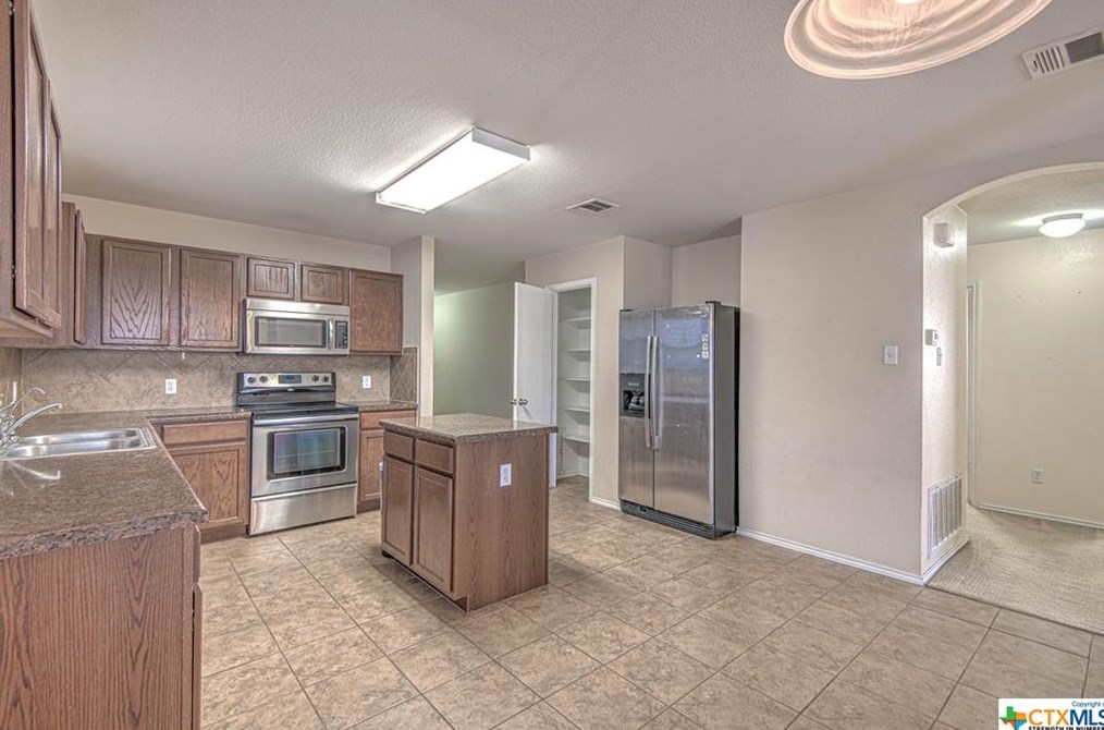 9108 Devonshire Ct, Killeen TX 76542-6296 exterior